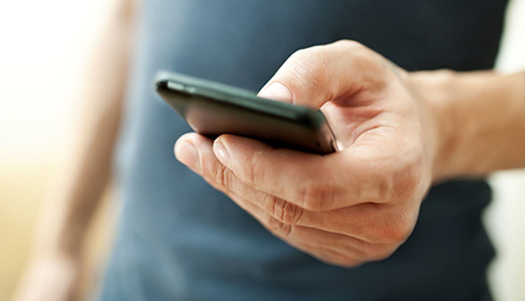 エッセンシャルジム24　茗荷谷　ジム　入店はケータイで認証。24時非接触対応